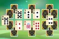 Segíts az idegeneknek ebben a Pyramid Solitaire játékban