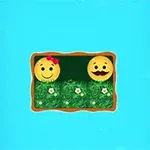 Két mosolygós sárga emoji, egyik masnival a fején, másik bajusszal, zöld fűben, fehér virágokkal körülvéve, kék háttér előtt