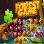 Színes erdei gyümölcsök és gombák egy mesebeli, zöldellő háttér előtt, nagy Forest Game felirattal