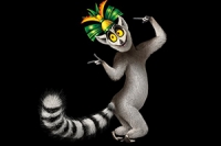 King Julian és törzse az óceánban elveszett szigeten él