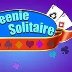 Kártyalapok, szívek és pikk jelek színes háttéren, középen Queenie Solitaire felirattal