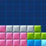 Színes blokkokból álló geometriai alakzatok egy kék rácsozott háttér előtt