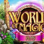 A képen egy fantasy világ ihlette varázslatos erdő jelenik meg, középen nagy World of Magic PLAY felirattal